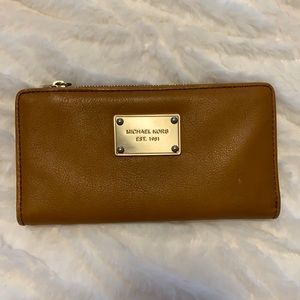Michael Kors Bifold Wallet with center zip pouch
